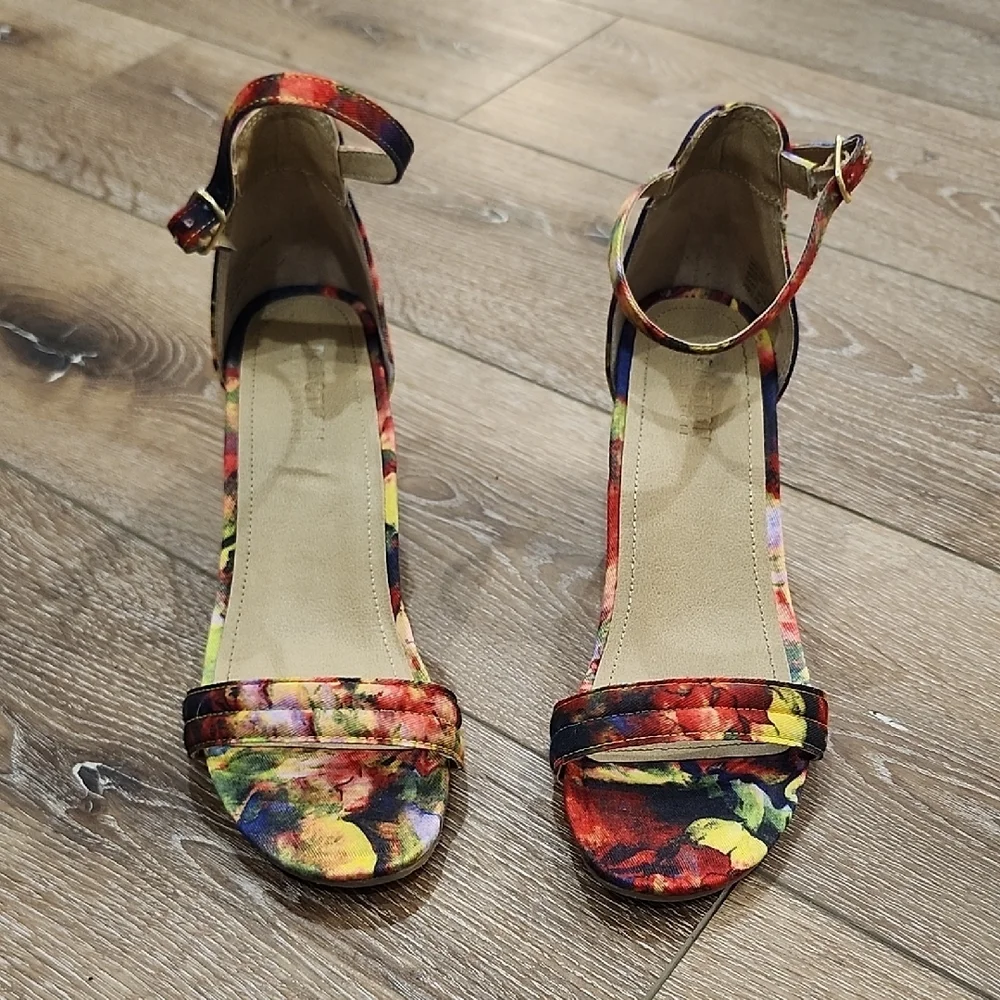 Kenneth Cole Reaction Cake Shop 2 Flora Open Toe Multicolor Floral Wedge Sandals